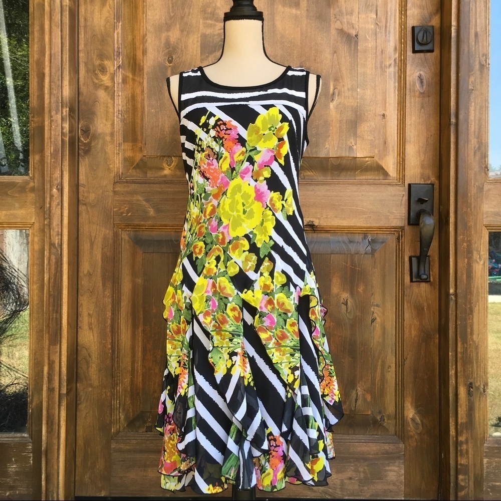 Chiffon Spring/summer Dress size 6 Petite 🌼